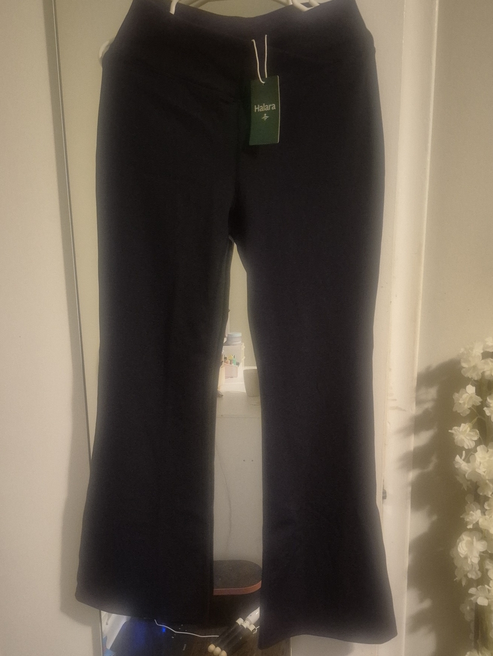 HALARA Women's Black Flare & Wide Leggings